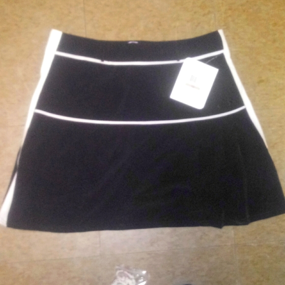 Oakley Bowtie Skort - Picture 1 of 5
